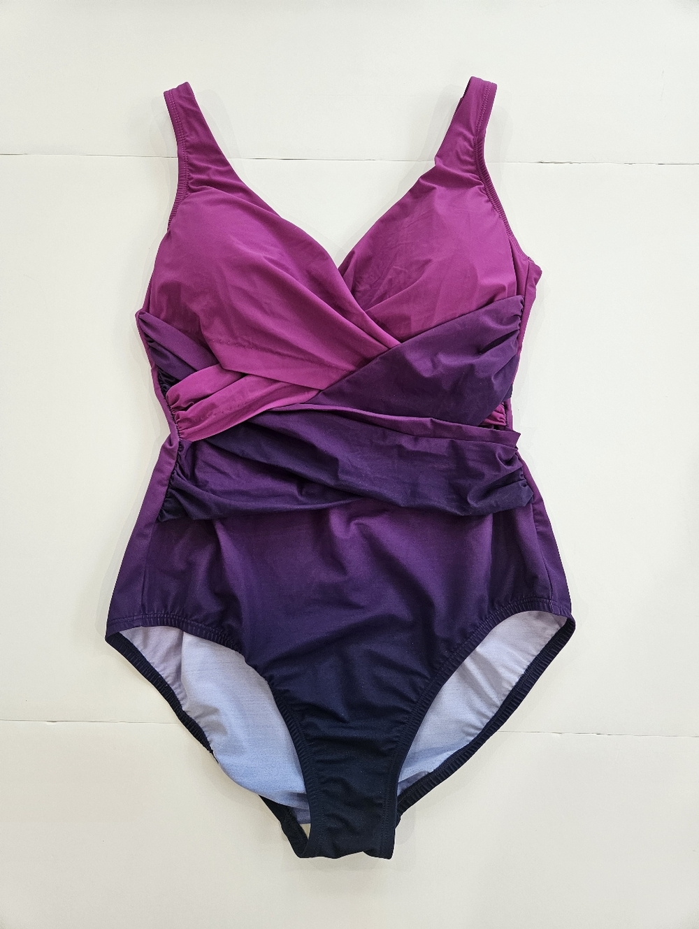 Lands’ End SlenderSuit Tummy Control Ombre Wrap One Piece Swimsuit Size 10 NWOT